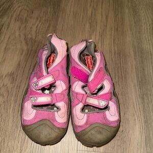 ⭐️Fisher-Price Pink‎ and Gray Kids Sneakers⭐️